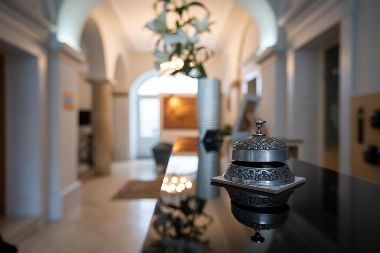 Atrium Rooms & Cafe Sopron Exterior photo