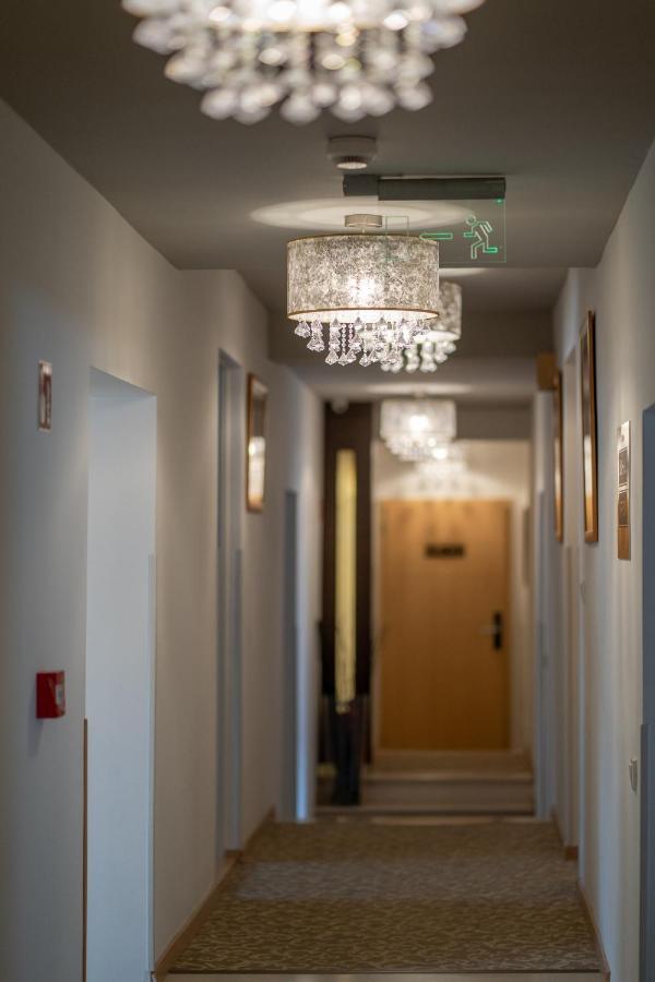 Atrium Rooms & Cafe Sopron Exterior photo