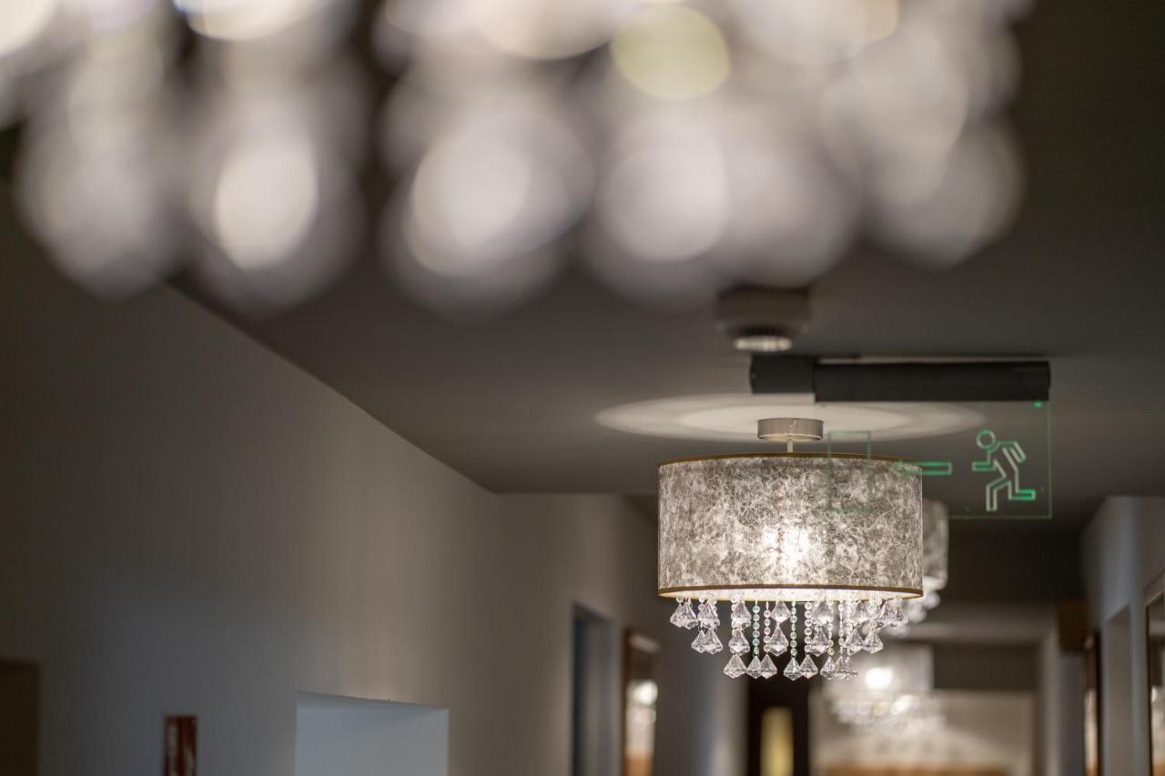 Atrium Rooms & Cafe Sopron Exterior photo
